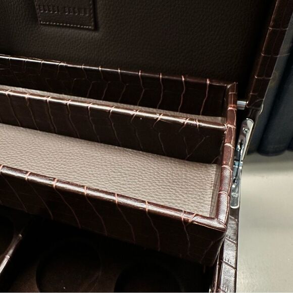 Bobbi Brown | brown croc embossed vegan leather valet case - Picture 8 of 10